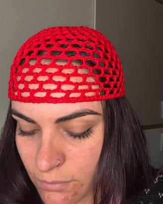 Cappello a rete rosso all’uncinetto cotone