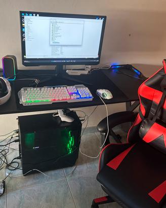 intera postazione con pc da gaming