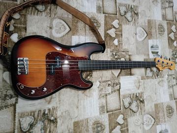 Squier precision fretless