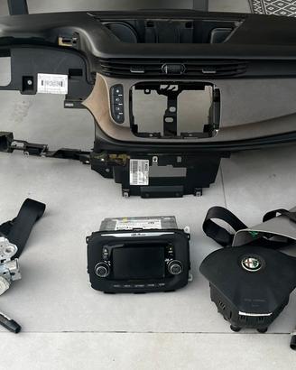 Kit airbag , autoradio, specchietti , fari giuliet