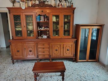 Arredamento e tavolo salotto