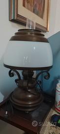 Coppia lampada e lampadario