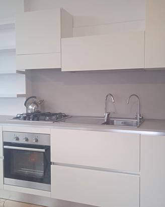  cucina e frigorifero 
