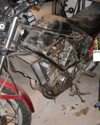 YAMAHA XZ 550