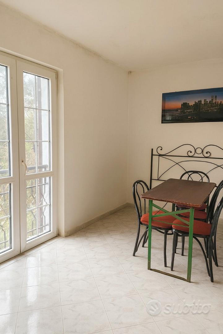 Villa bifamiliare multipiano con terreno - Vista 4