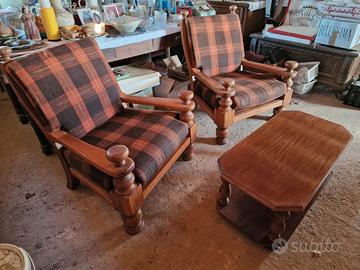 2 POLTRONE CON TAVOLINO!!!!