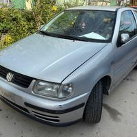VOLKSWAGEN POLO per ricambi usati