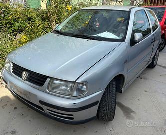 VOLKSWAGEN POLO per ricambi usati