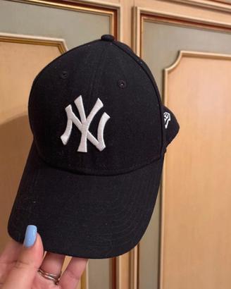 Cappellino New Era 9Forty con logo bianco