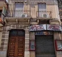 Palazzetto con locale commerciale a giarre