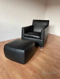 Poltrona di Minotti in pelle nera