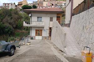 Ali',villa indipendente con ampio terreno, ottime