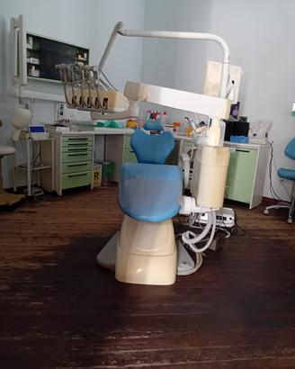 Studio odontoiatrico completo affidasi