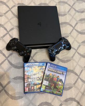 Ps 4 slim 2 controller e 2 giochi