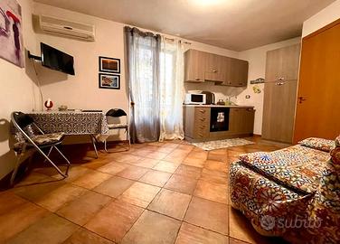 N. 2 BILOCALI al centro, 4 canti, solo annuale