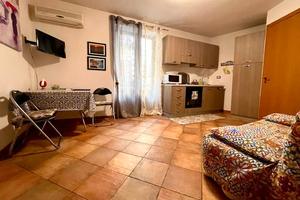 N. 2 BILOCALI al centro, 4 canti, solo annuale