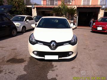 RENAULT Clio 4ª 1.2 BENZ 5 P FULL 110000 KM 2015