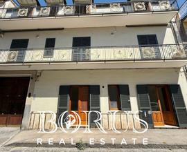 Locale commerciale in Frattamaggiore