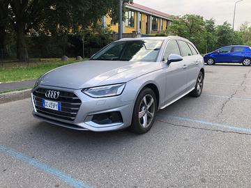 AUDI A4 5ª serie - 2020