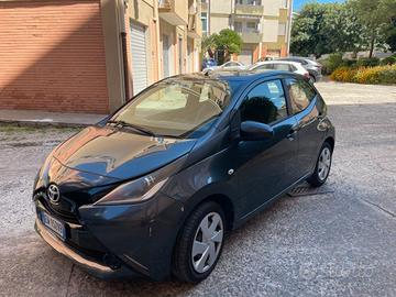 Toyota Aygo 2ª serie 69 CV 5 porte X-Play