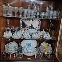 oggetti antichi tazze, piatti bicchieri 