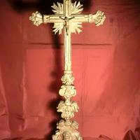 GRANDE CROCIFISSO CON BASE ORNAMENTALE-1700- 86 cm