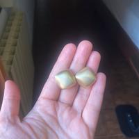 Orecchini quadrati color oro opaco