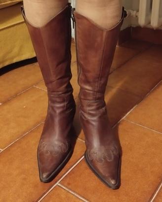 Stivali donna in pelle marrone