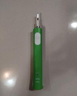 SPAZZOLINO ORAL B