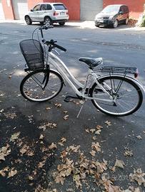 Bicicletta city donna bianca