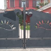 Cancello in ferro con automazione