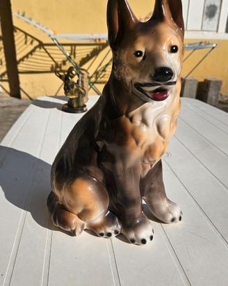 Lotto statuette decorative e cane da esposizione