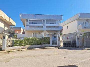 4 LOCALI A BARLETTA