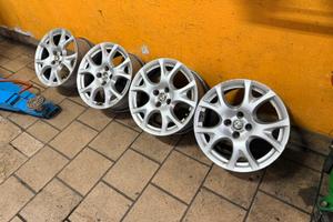 Cerchi in lega da 16 “ 4 fori alfa romeo mito