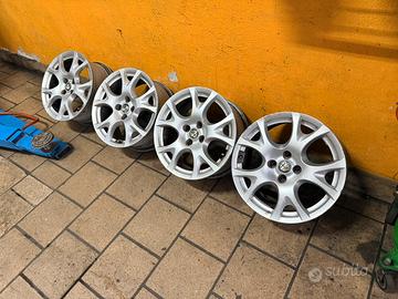 Cerchi in lega da 16 “ 4 fori alfa romeo mito