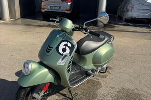 Vespa piaggio verde militare opaco