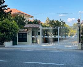 VILLETTE A 200 M. DAL MARE a PAESTUM