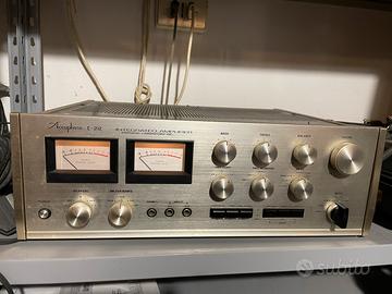 Amplificatore integrato Accuphase E-202