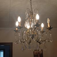 lampadario e a applique a muro