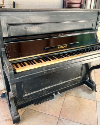 Pianoforte Wandur funzionante da sistemare