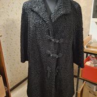 Pelliccia di Agnellino Nero con bottoni e alamari