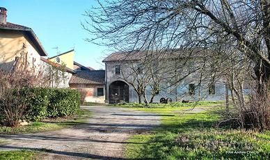 Porzione di cascina/ casa indipendente