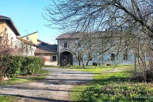 Porzione di cascina/ casa indipendente