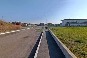 Terreno di 689 m² a Calcinate