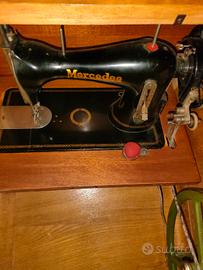 Macchina da cucire Mercedes vintage con mobile