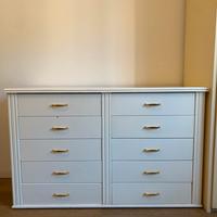 Cassettiera in legno massiccio