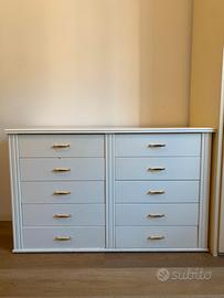 Cassettiera in legno massiccio