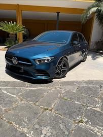MERCEDES-BENZ CLASSE A 180 D PREMIUM-AMG