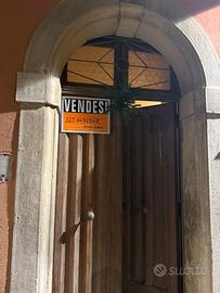 Stabile terra cielo completamente indipendente