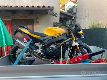 Aprilia tuono 1100 anno 2025